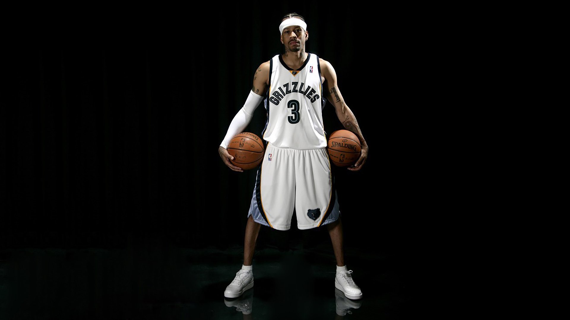 九游网页版官网-太阳在客场在最后一秒投中绝杀，布克成为全场焦点！，nba太阳队球员布克